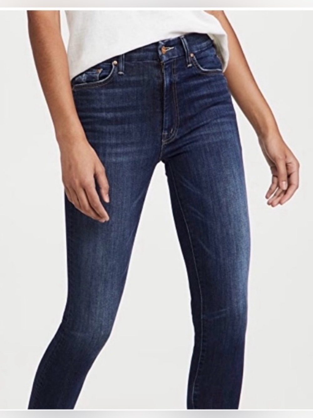 MOTHER High Waisted Looker Jeans in Clean Sweep, size 28